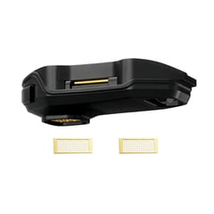Nahaufnahme von zwei goldenen GT- Heat Sink Sieben für den Zeus Arc GT4 Vaporizer, die für einen guten Luftstrom und gleichmäßige Kühlung sorgen.